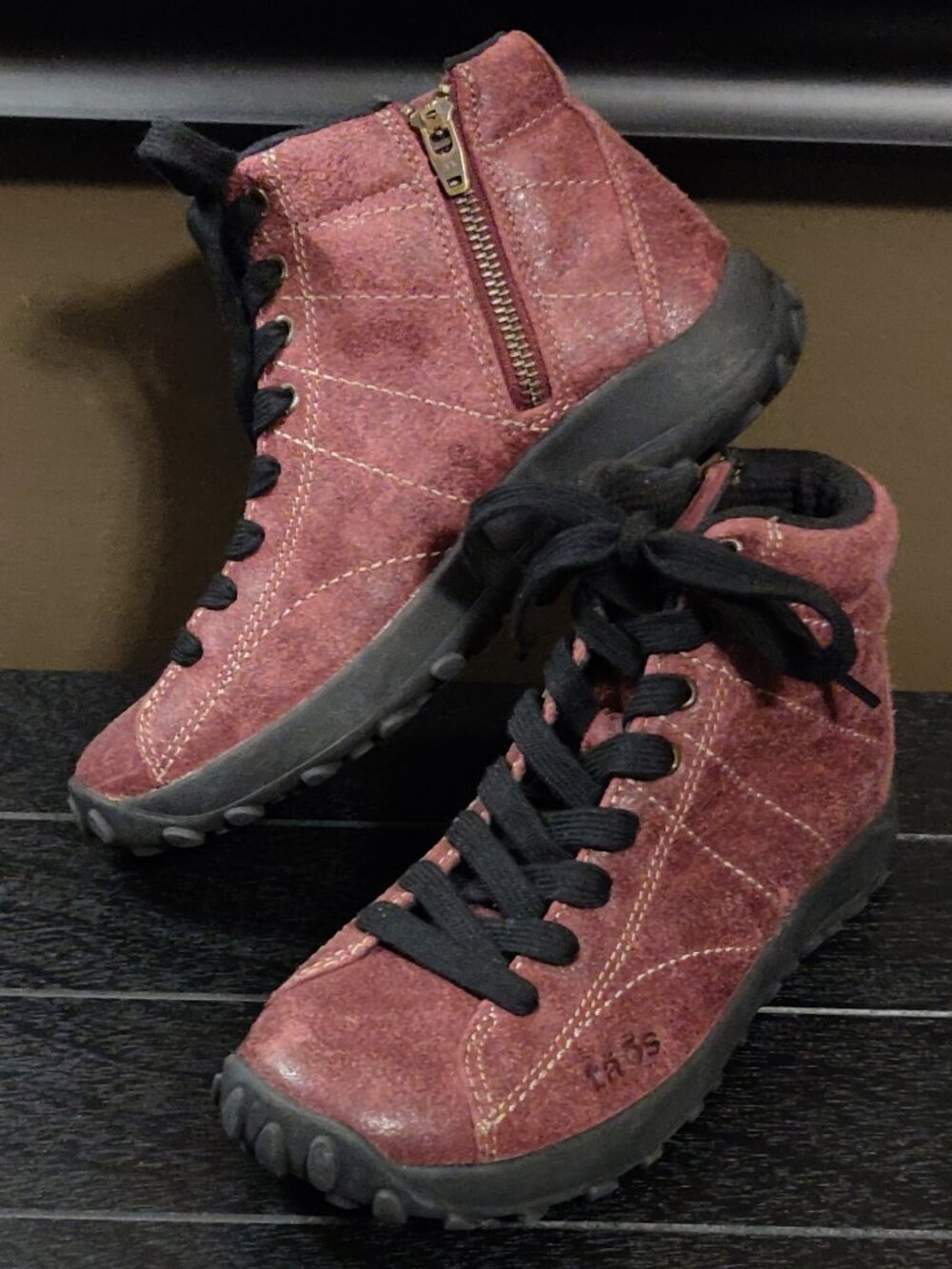 Taos Trail Mix Women's Boots In Wine Ruff Out US 6